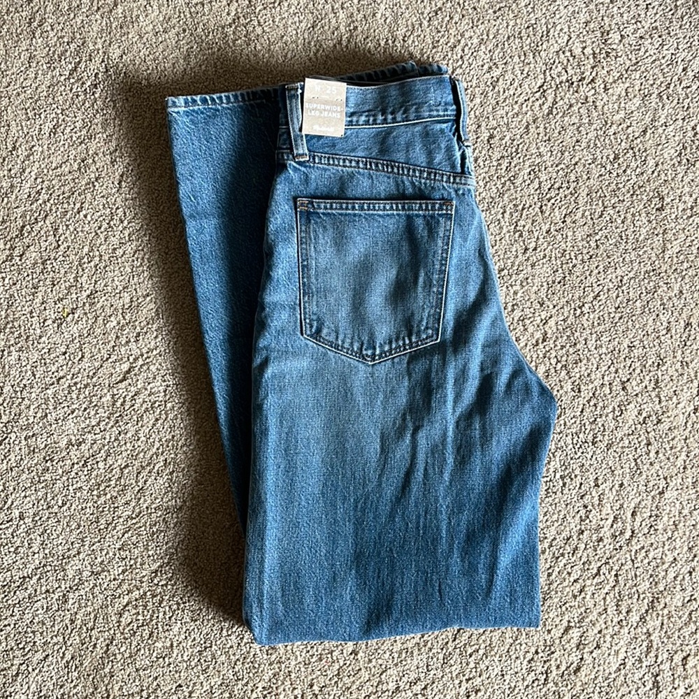 ✨NWT✨ Distressed Madewell Superwide-Leg Jean (Size 25)
